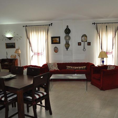 Apartamentos La Casa Pintada Caces الغرفة الصورة