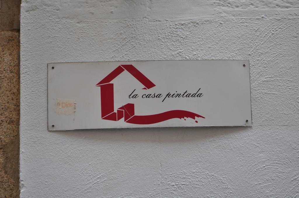 Apartamentos La Casa Pintada Caces المظهر الخارجي الصورة