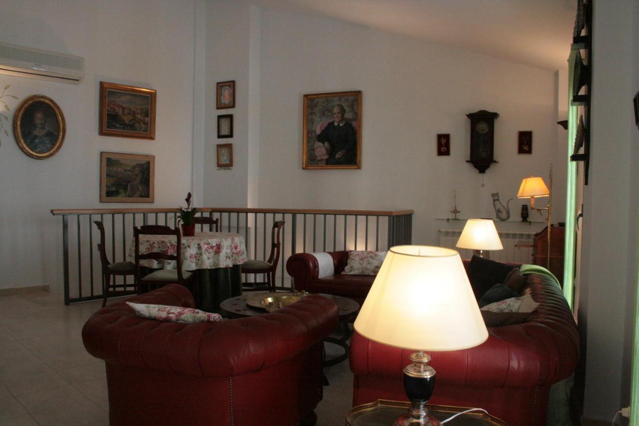 Apartamentos La Casa Pintada Caces المظهر الخارجي الصورة